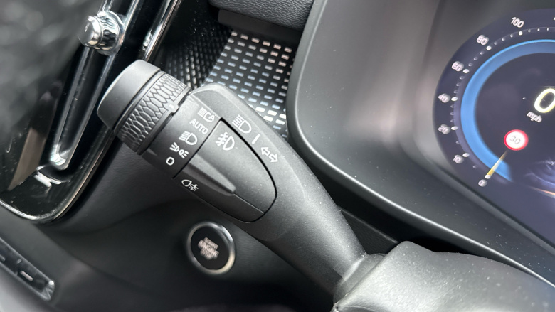 Volvo XC40 2.0 B3P Plus Dark 5dr Auto Petrol Estate